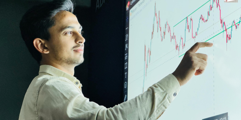 When Confidence Turns Costly: Investing Lessons Investors Must Remember for 2026